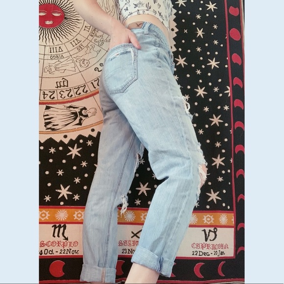 American Eagle tomgirl jeans - Picture 2 of 2